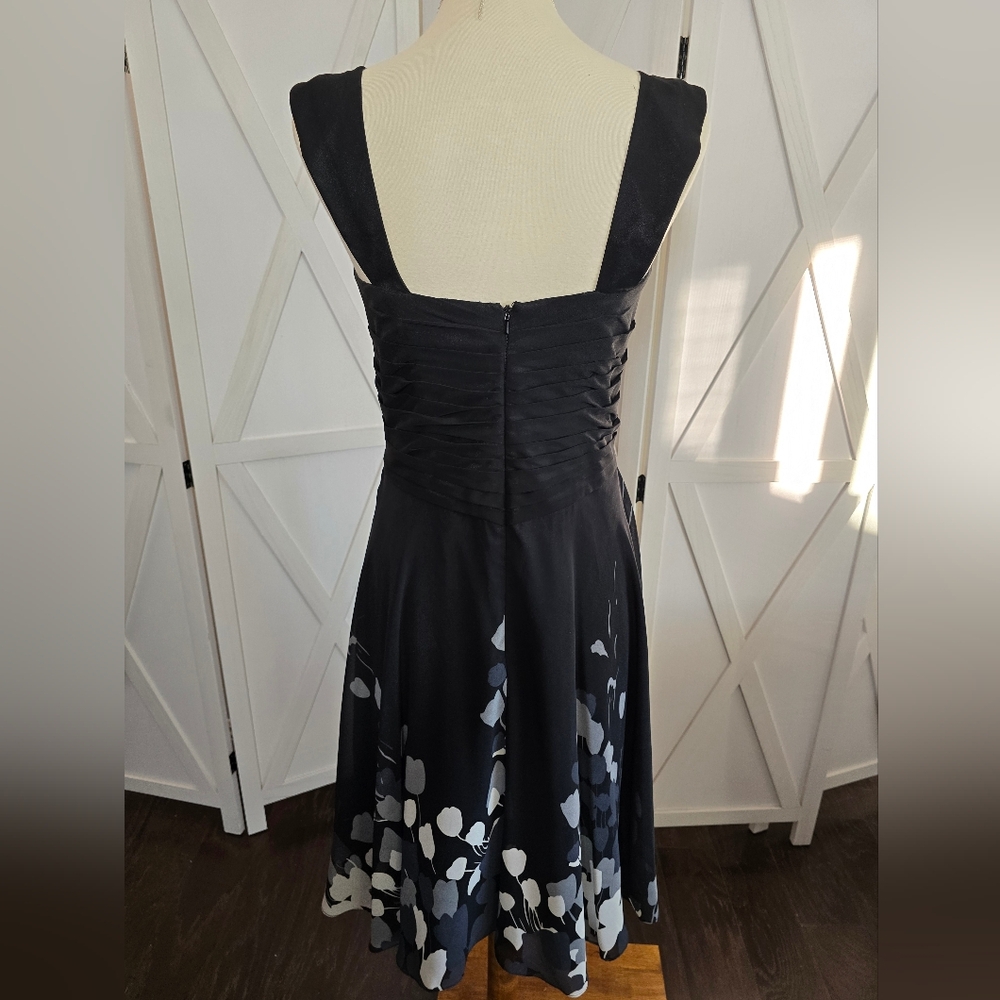 Belsoie - Black, Gray & White Floral A-Line Midi Dress with Wide Straps - Picture 6 of 12